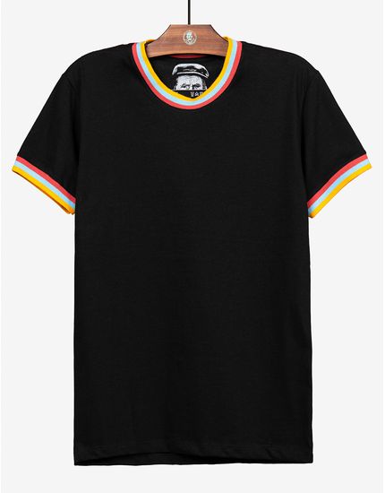 1-t-shirt-preta-gola-e-punhos-coloridos-104566